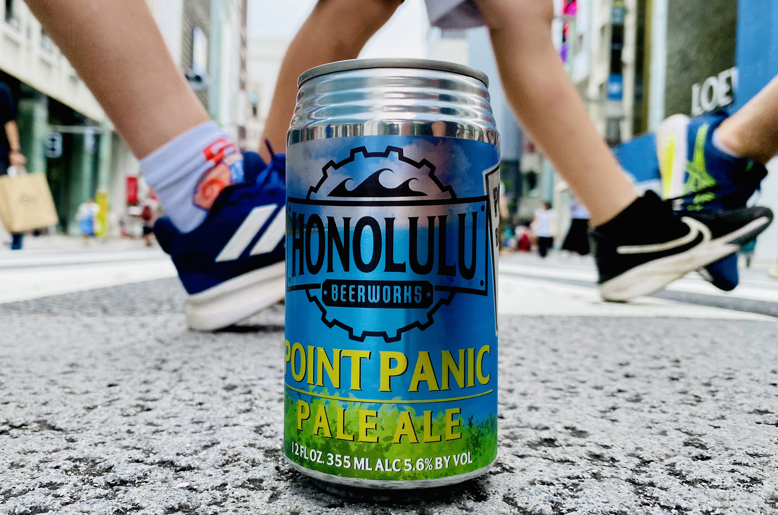 ジャケ買いしたくなる。アラモアナ西側・ボディボード・ポイントの名を冠した夏色ビール」 - ハワイのフードメディア「bowl」